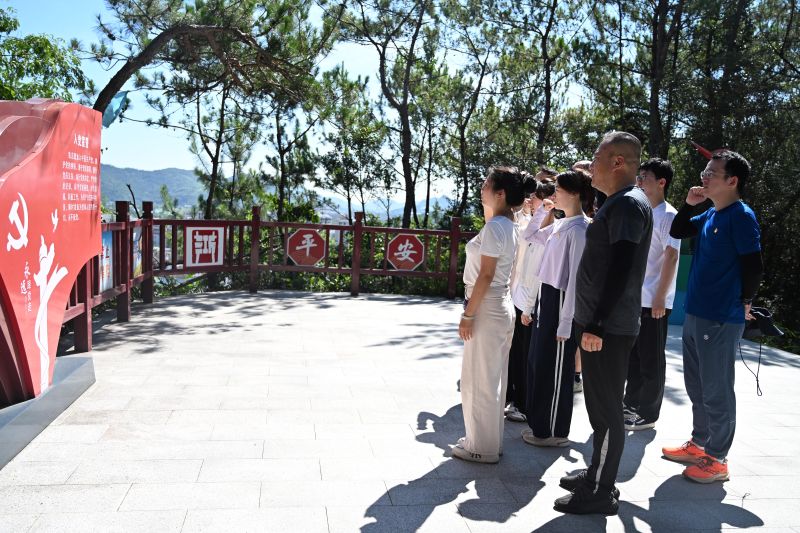 重溫入黨宣誓儀式 重溫入黨宣誓儀式